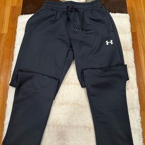 Under Armour black sweatshirt pants